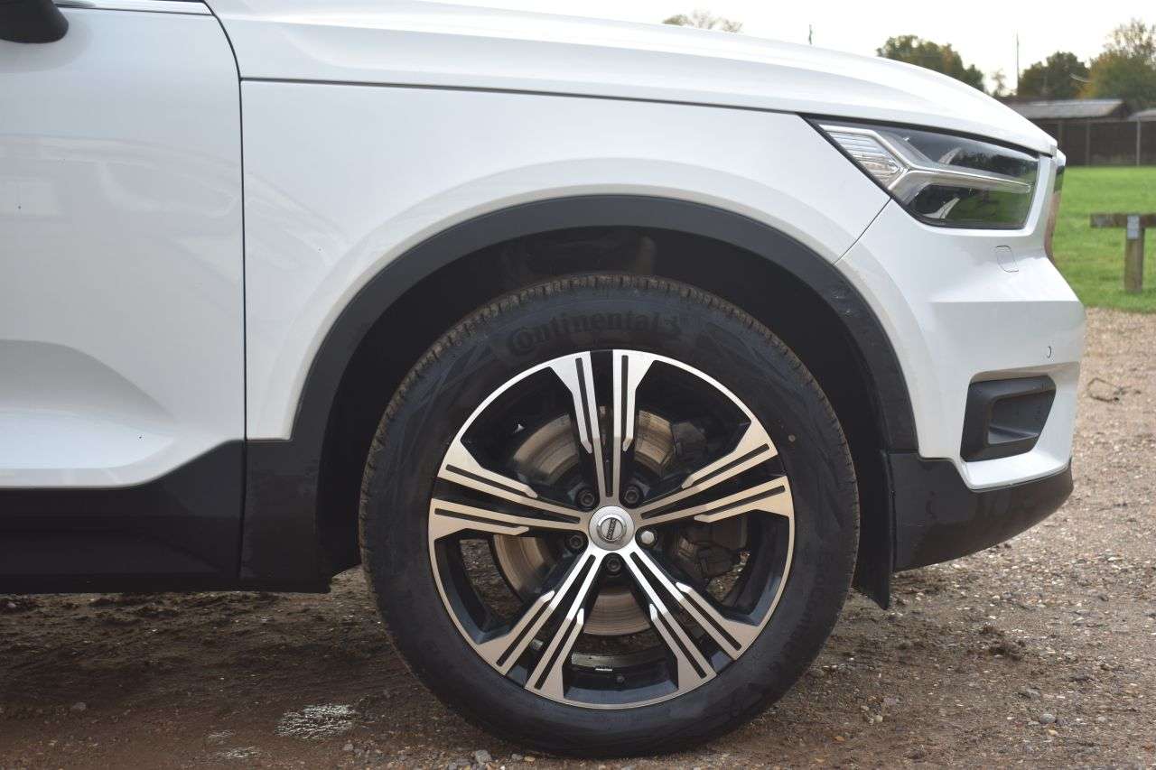 2021 VOLVO XC40 2021 VOLVO XC40