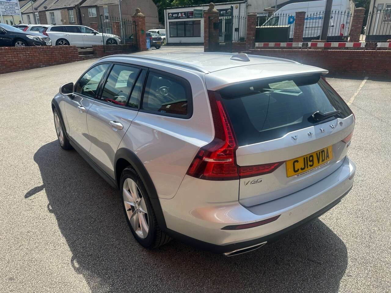 2019 VOLVO V60 CROSS COUNTRY 2019 VOLVO V60 CROSS COUNTRY