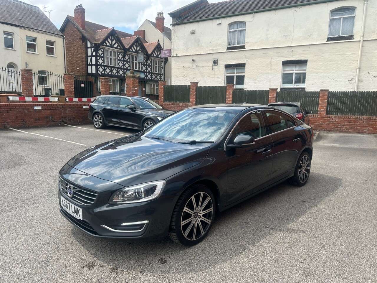2017 VOLVO S60 2017 VOLVO S60