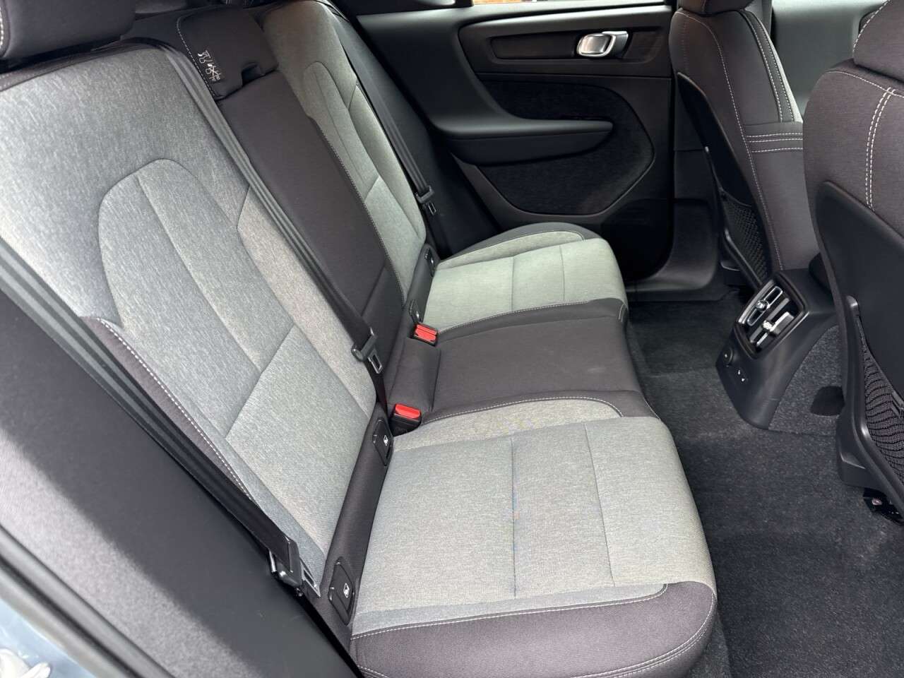 2022 VOLVO XC40 2022 VOLVO XC40