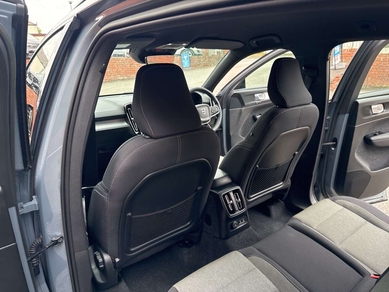 2022 VOLVO XC40 2022 VOLVO XC40