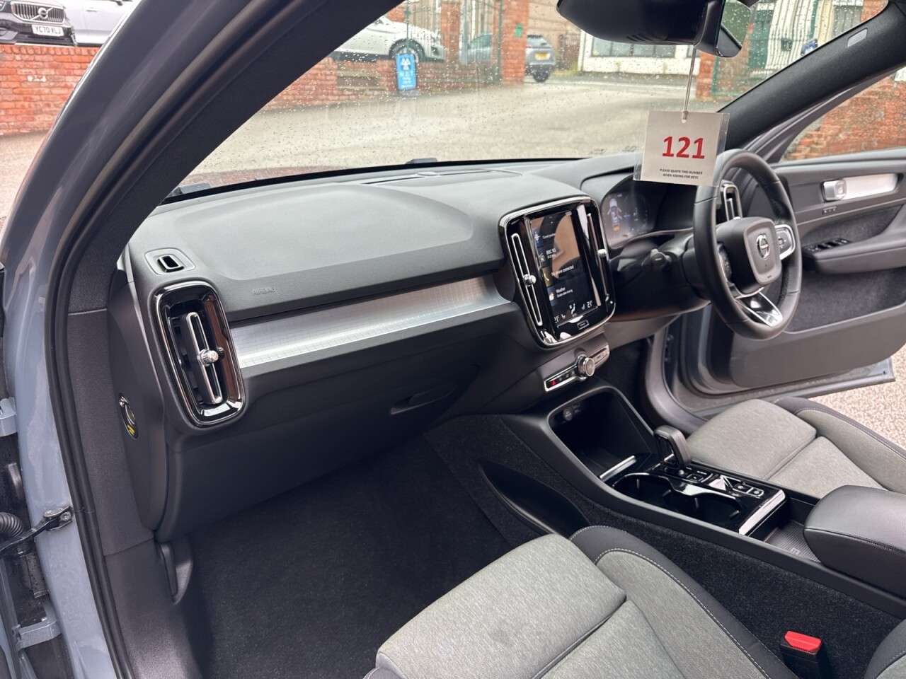 2022 VOLVO XC40 2022 VOLVO XC40