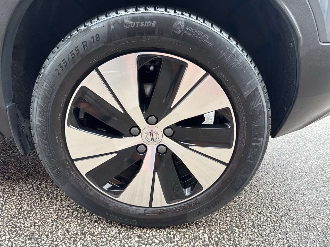 2022 VOLVO XC40 2022 VOLVO XC40