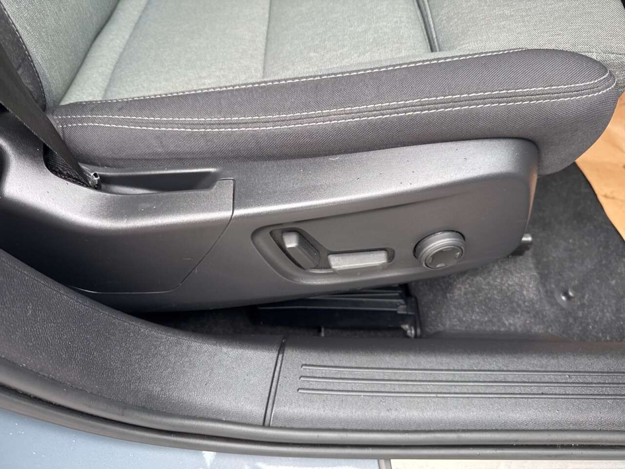 2022 VOLVO XC40 2022 VOLVO XC40