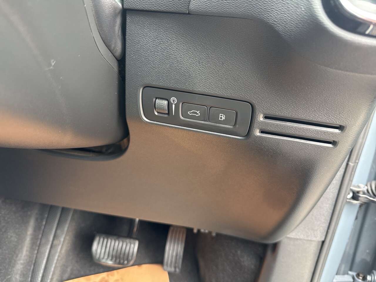 2022 VOLVO XC40 2022 VOLVO XC40