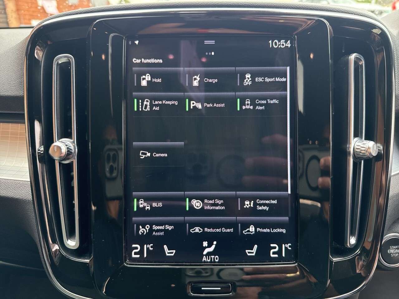 2022 VOLVO XC40 2022 VOLVO XC40