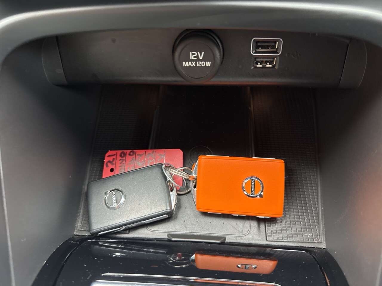 2022 VOLVO XC40 2022 VOLVO XC40