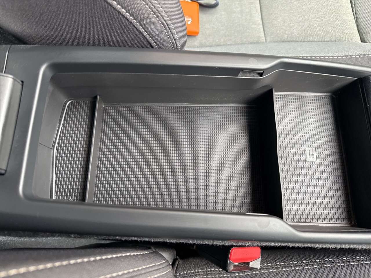 2022 VOLVO XC40 2022 VOLVO XC40