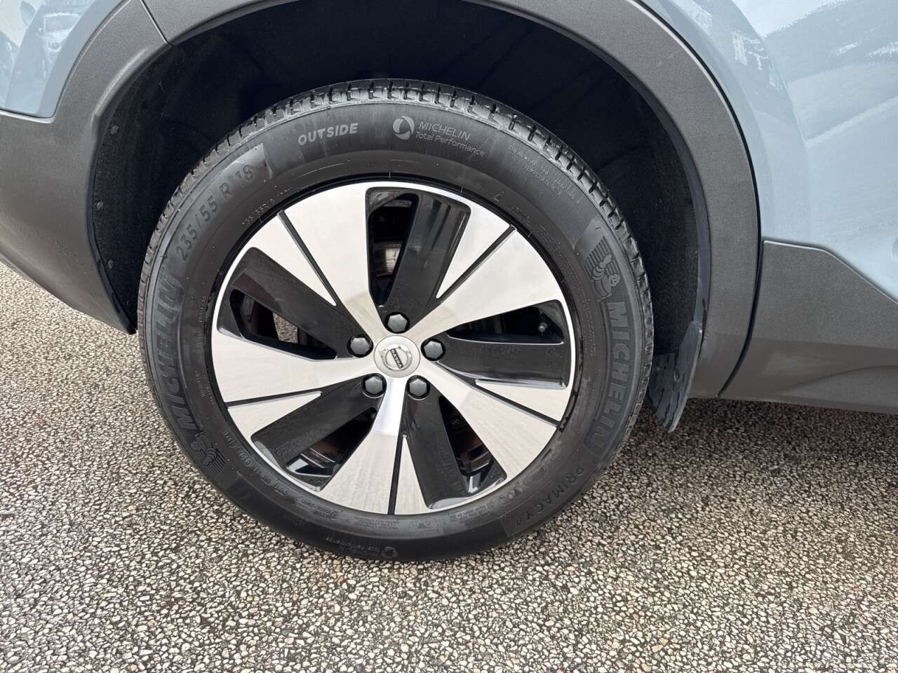 2022 VOLVO XC40 2022 VOLVO XC40