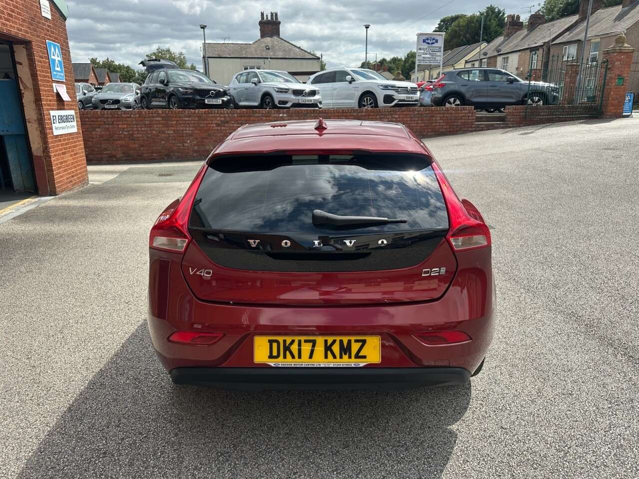 2017 VOLVO V40 2017 VOLVO V40