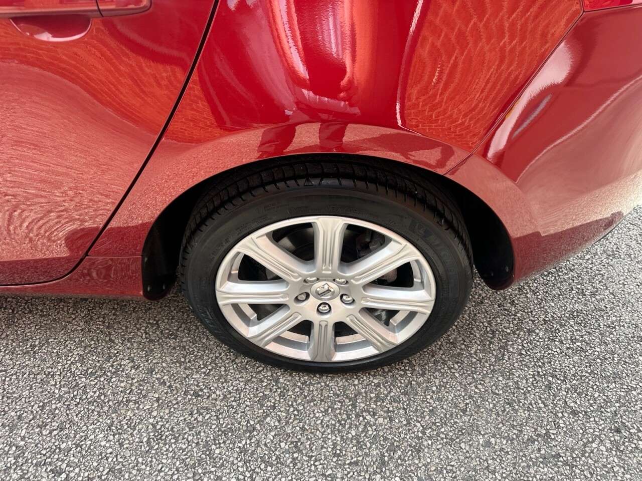 2017 VOLVO V40 2017 VOLVO V40