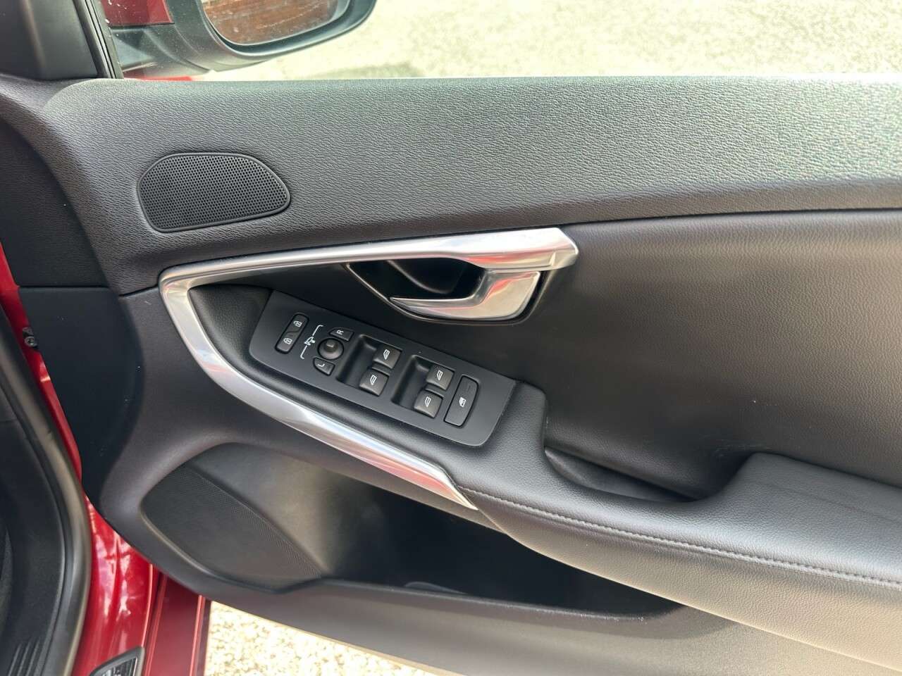 2017 VOLVO V40 2017 VOLVO V40