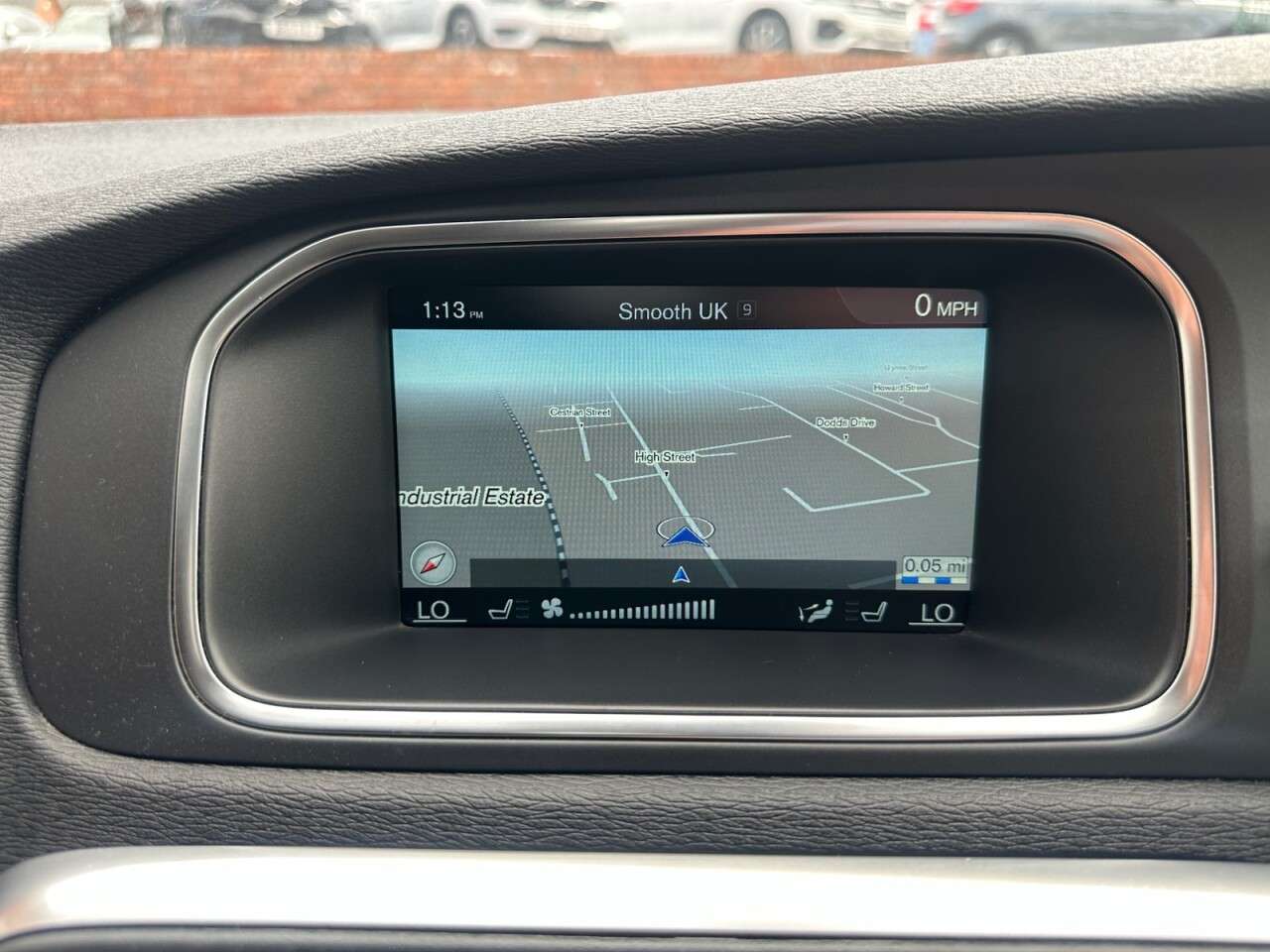 2017 VOLVO V40 2017 VOLVO V40