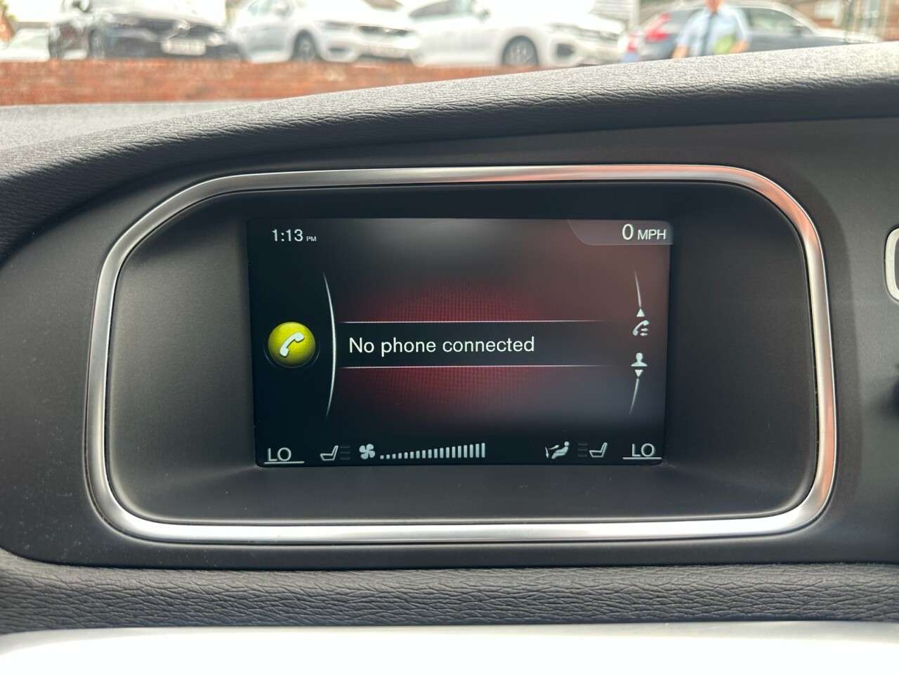 2017 VOLVO V40 2017 VOLVO V40