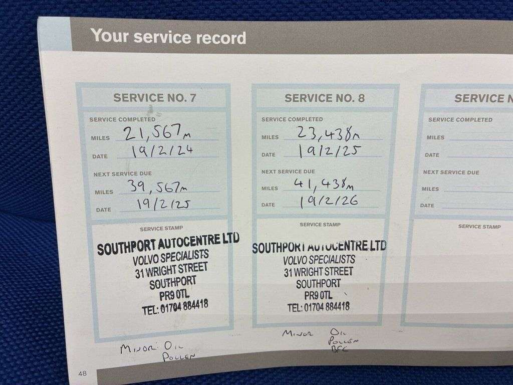 2017 VOLVO V40 2017 VOLVO V40