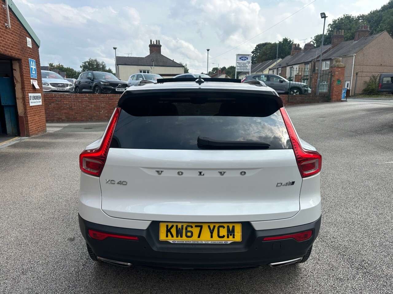 2017 VOLVO XC40 2017 VOLVO XC40