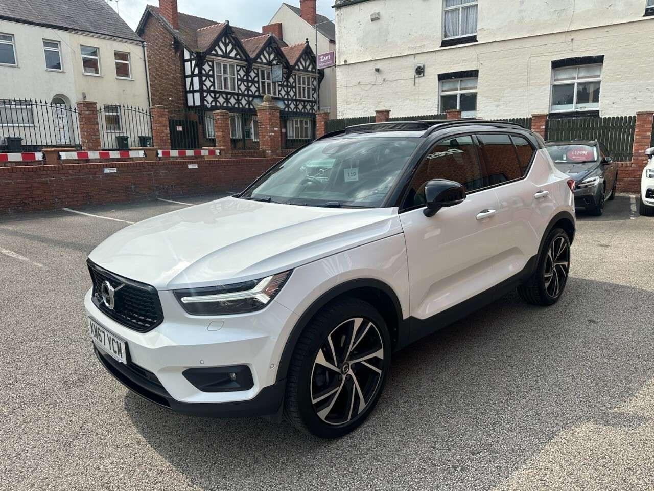2017 VOLVO XC40 2017 VOLVO XC40