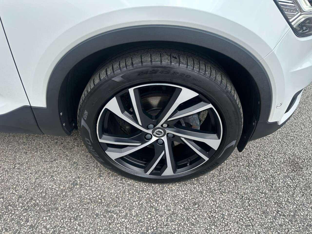 2017 VOLVO XC40 2017 VOLVO XC40