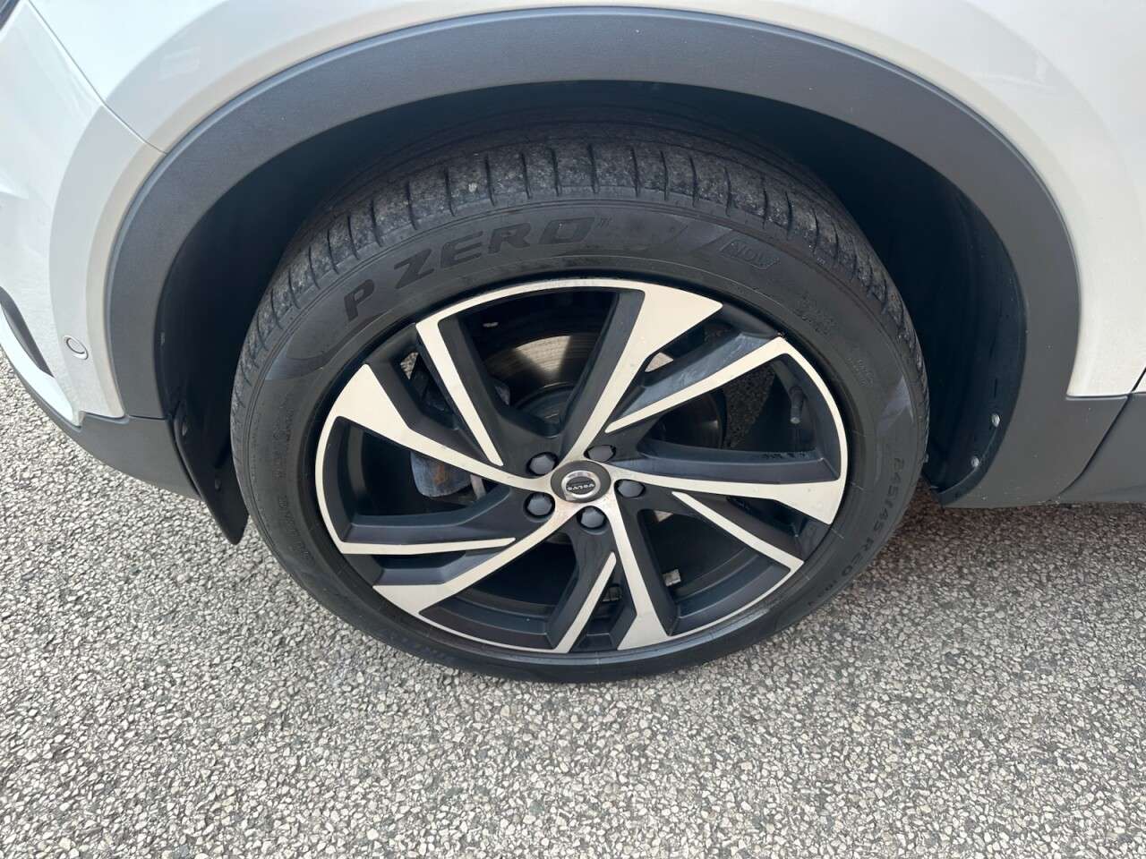 2017 VOLVO XC40 2017 VOLVO XC40