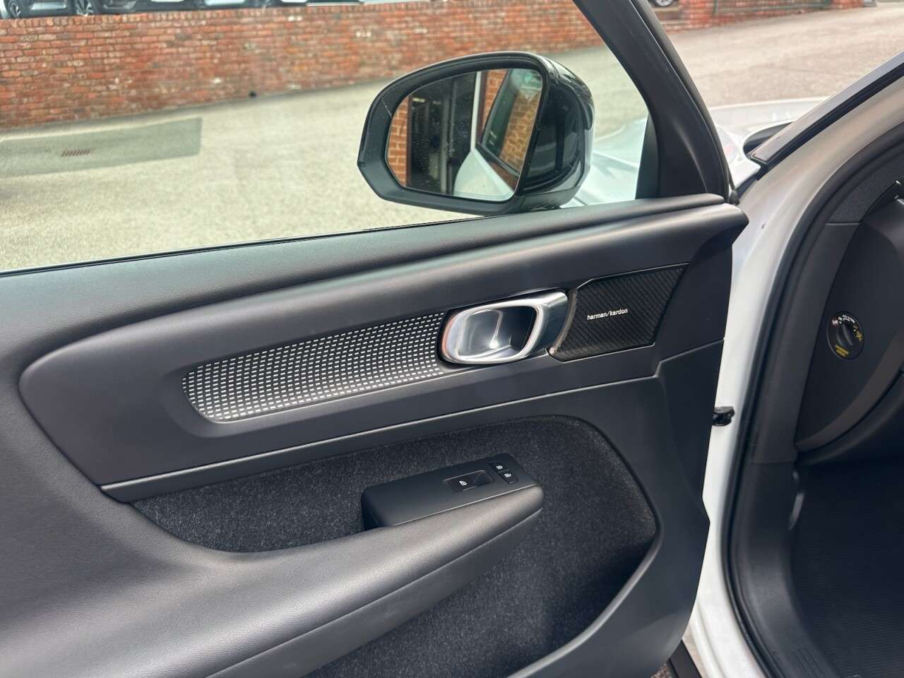 2017 VOLVO XC40 2017 VOLVO XC40