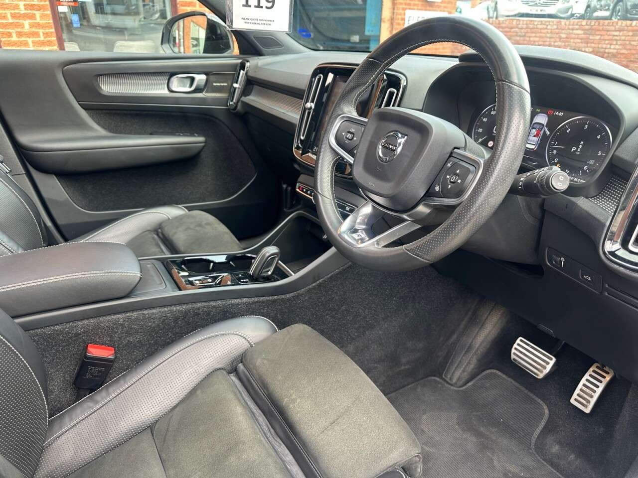 2017 VOLVO XC40 2017 VOLVO XC40