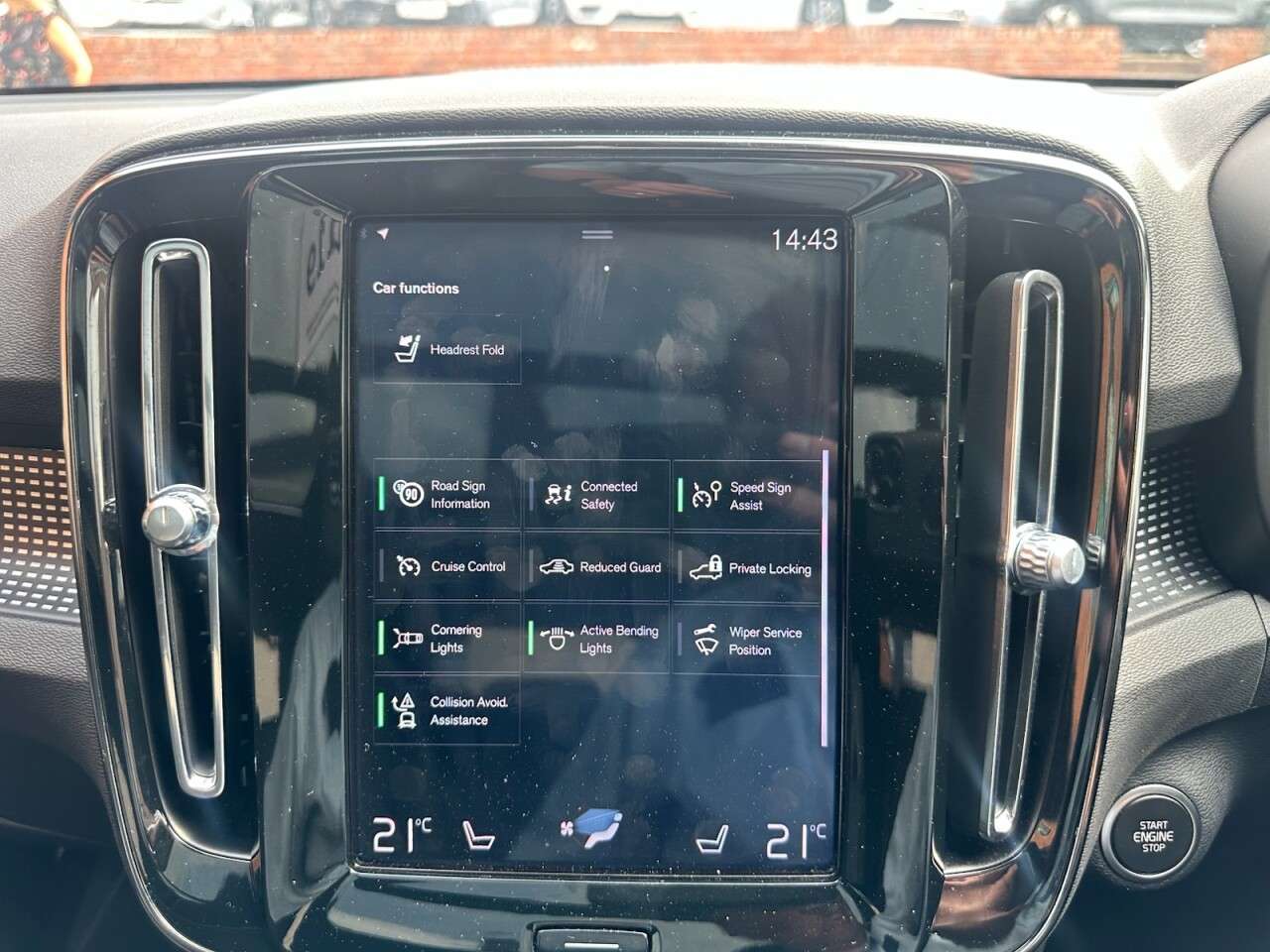 2017 VOLVO XC40 2017 VOLVO XC40