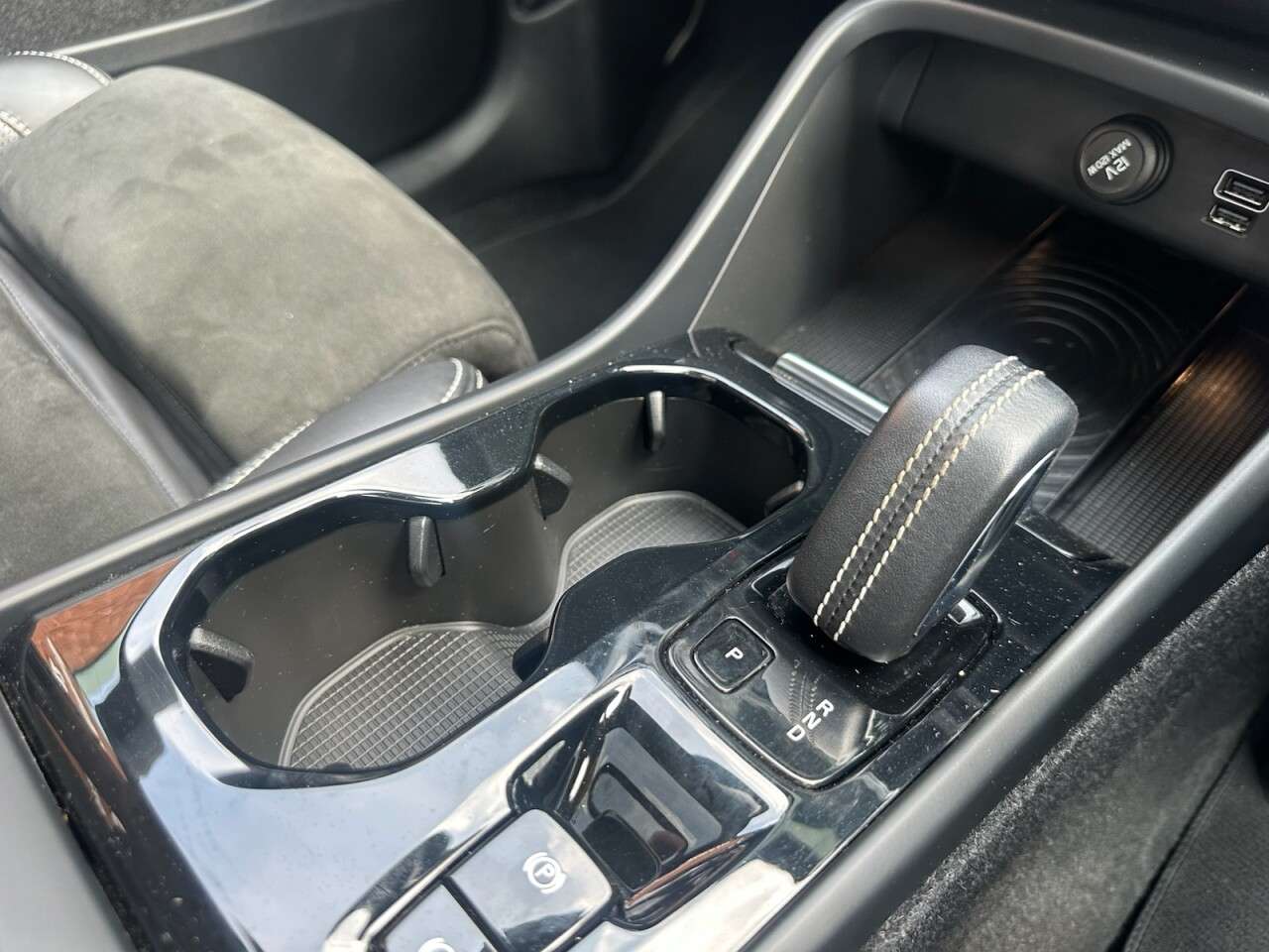 2017 VOLVO XC40 2017 VOLVO XC40