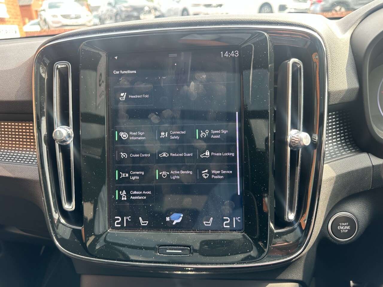 2017 VOLVO XC40 2017 VOLVO XC40