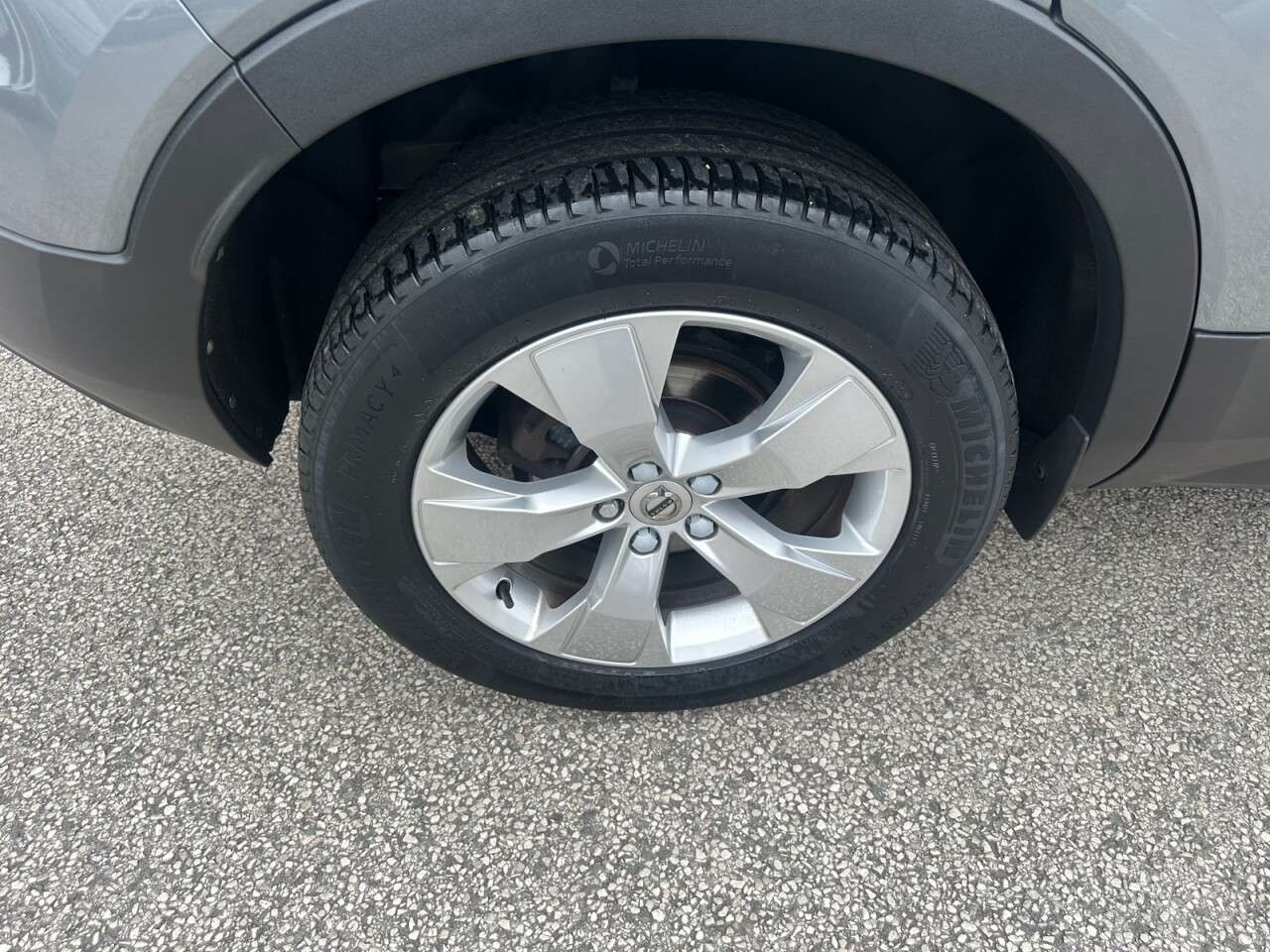 2019 VOLVO XC40 2019 VOLVO XC40