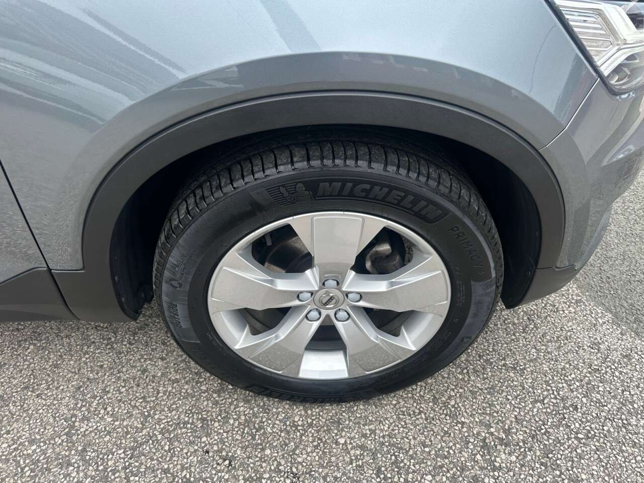 2019 VOLVO XC40 2019 VOLVO XC40