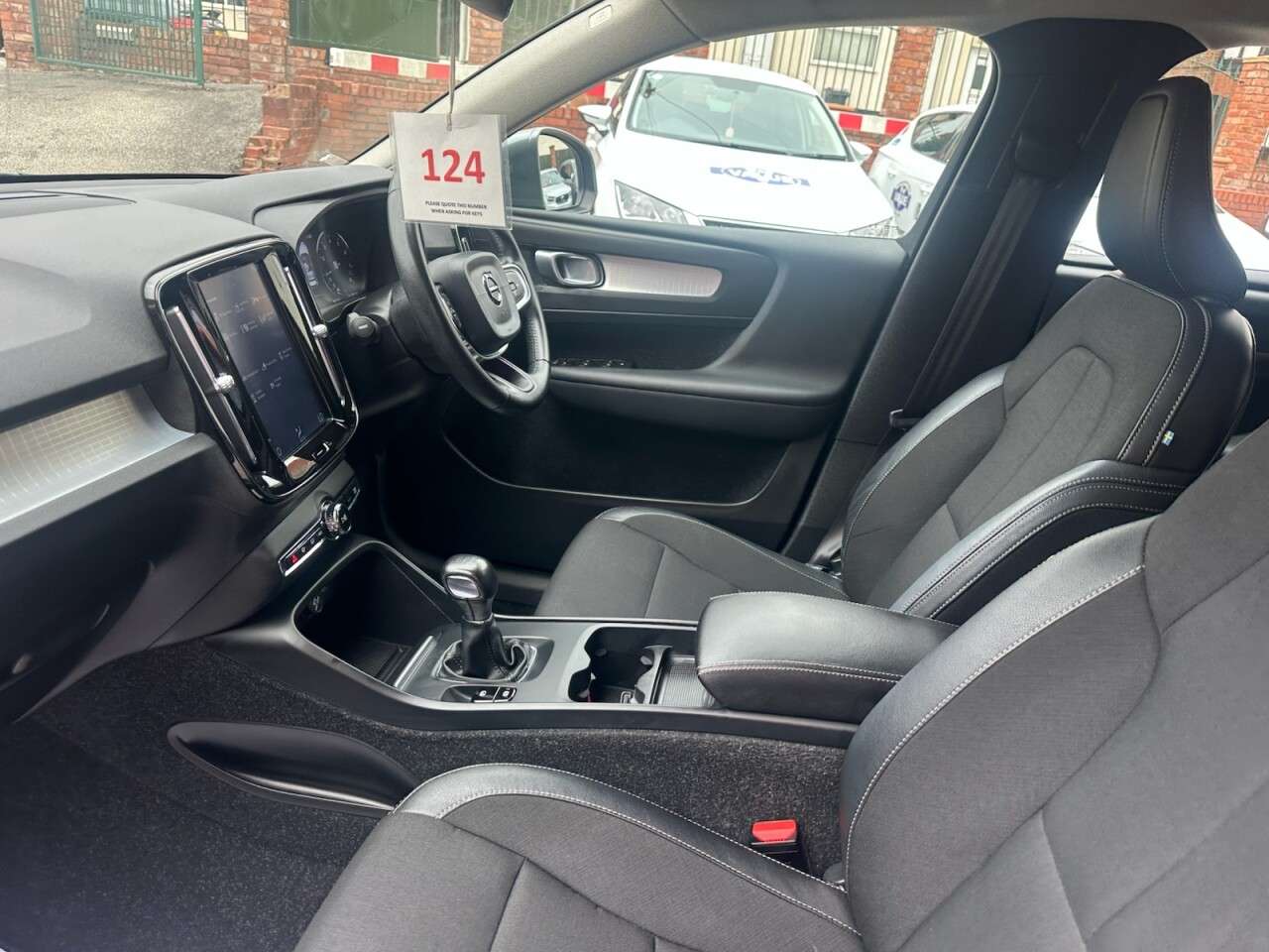 2019 VOLVO XC40 2019 VOLVO XC40