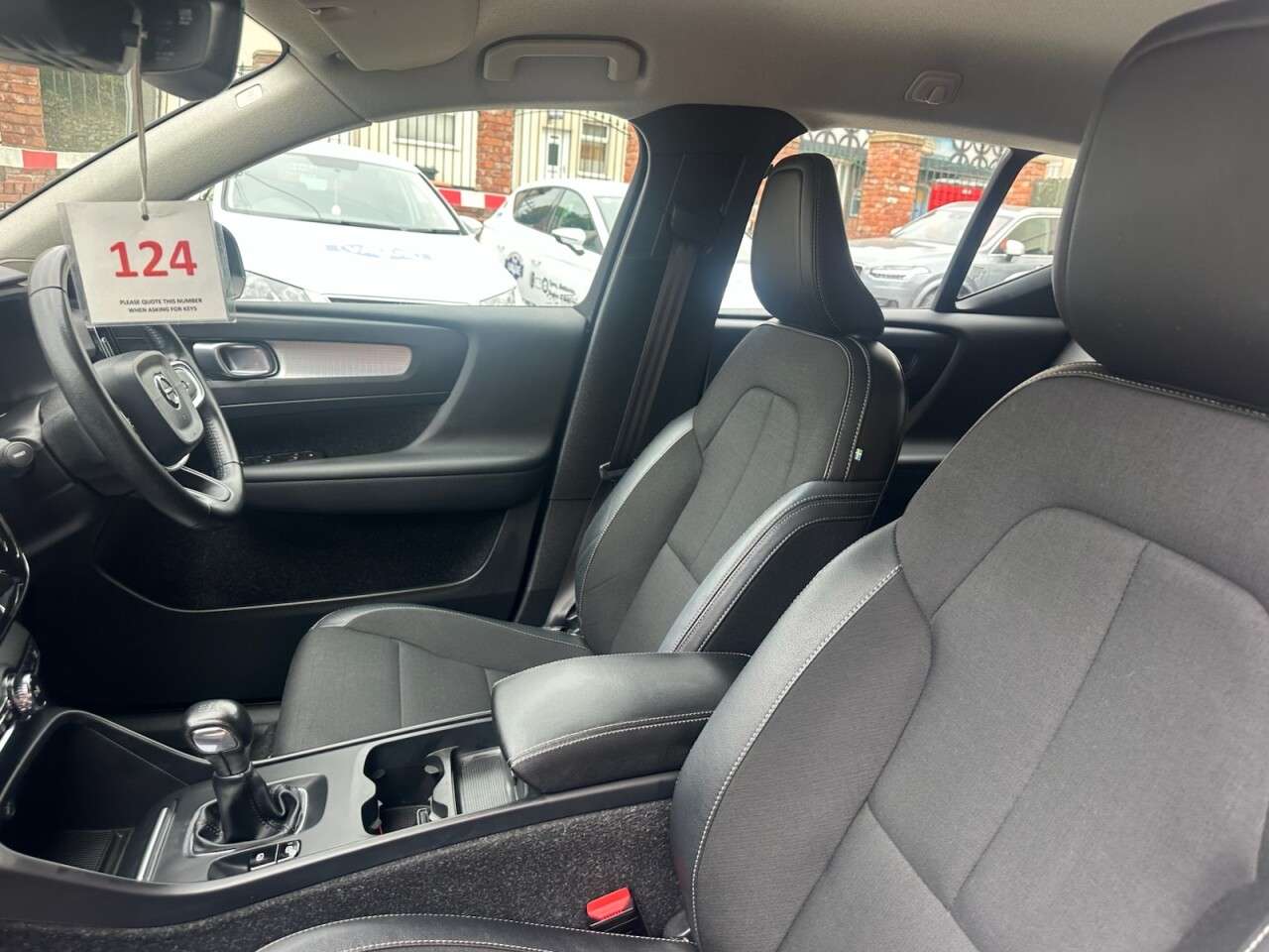 2019 VOLVO XC40 2019 VOLVO XC40