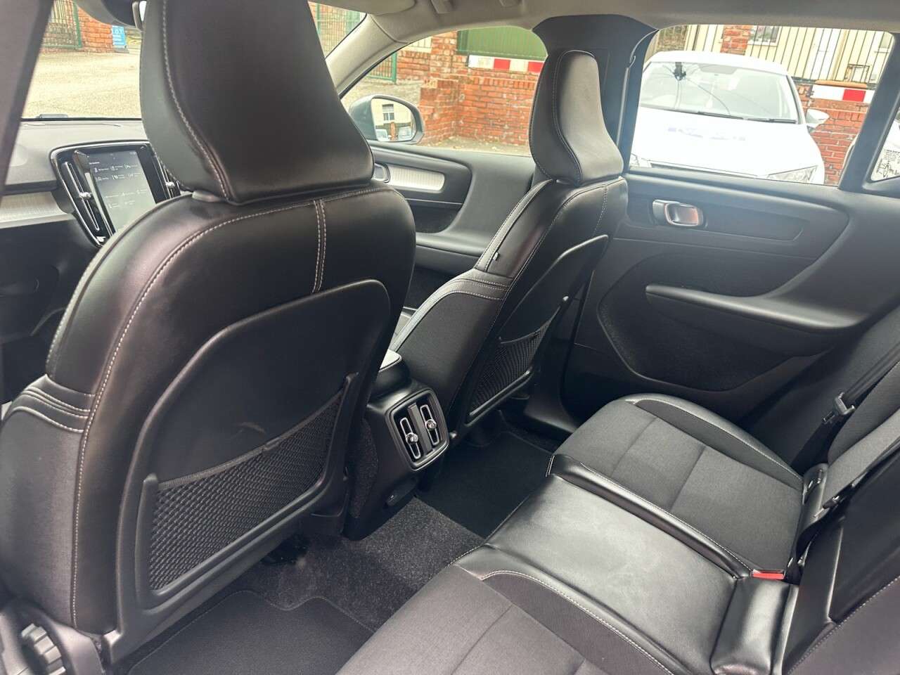 2019 VOLVO XC40 2019 VOLVO XC40