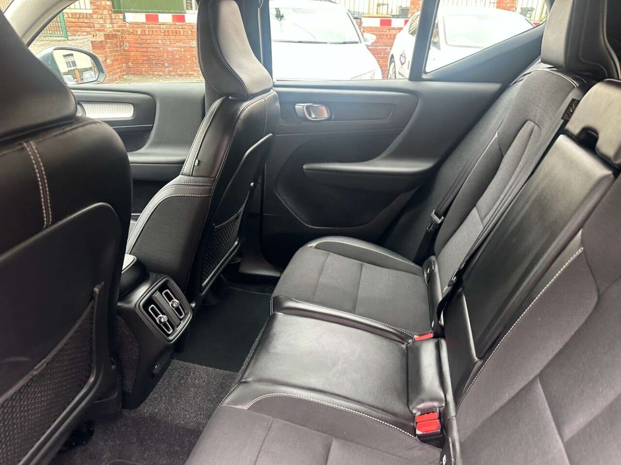 2019 VOLVO XC40 2019 VOLVO XC40