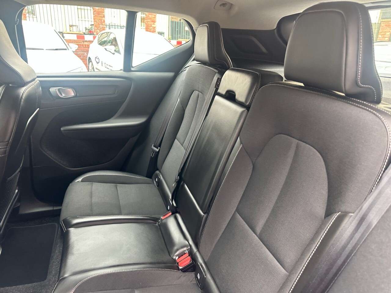 2019 VOLVO XC40 2019 VOLVO XC40