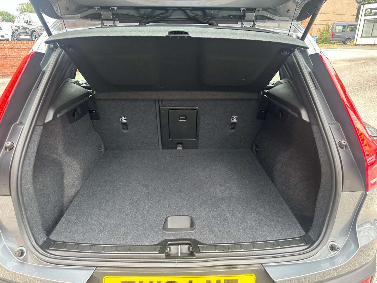 2019 VOLVO XC40 2019 VOLVO XC40