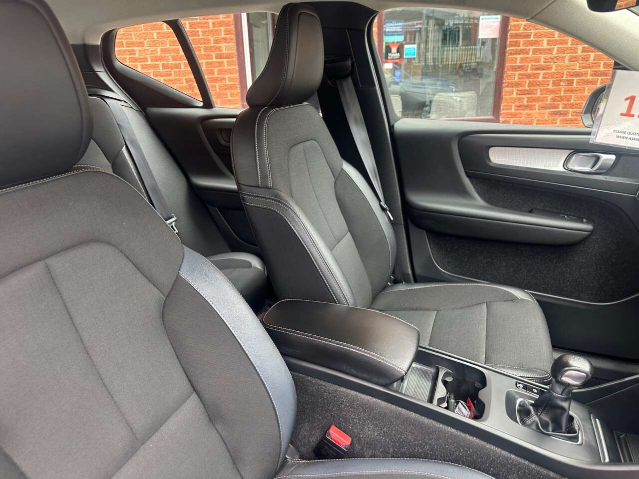 2019 VOLVO XC40 2019 VOLVO XC40