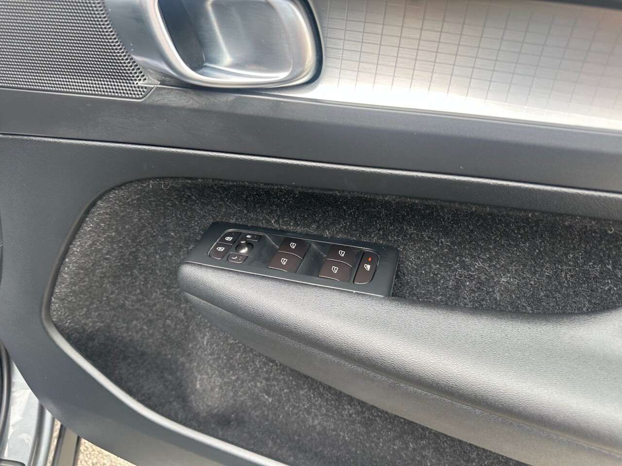 2019 VOLVO XC40 2019 VOLVO XC40