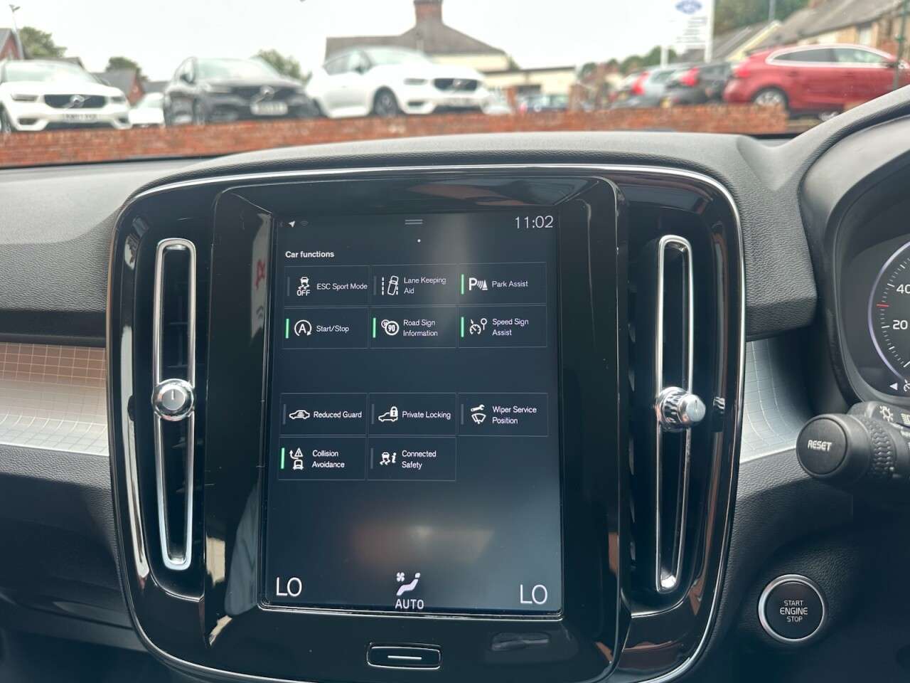 2019 VOLVO XC40 2019 VOLVO XC40