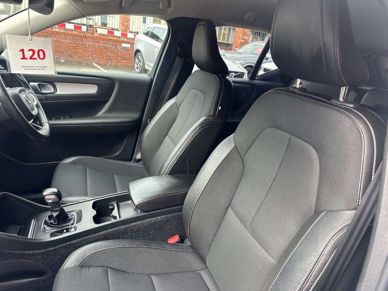 2018 VOLVO XC40 2018 VOLVO XC40