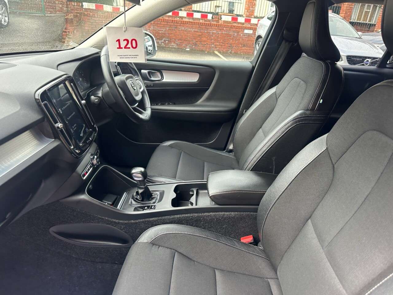 2018 VOLVO XC40 2018 VOLVO XC40