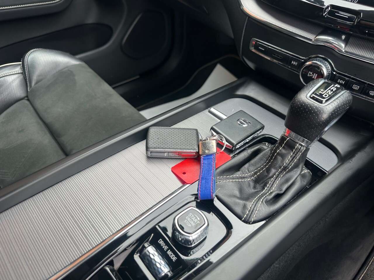 2019 VOLVO XC60 2019 VOLVO XC60