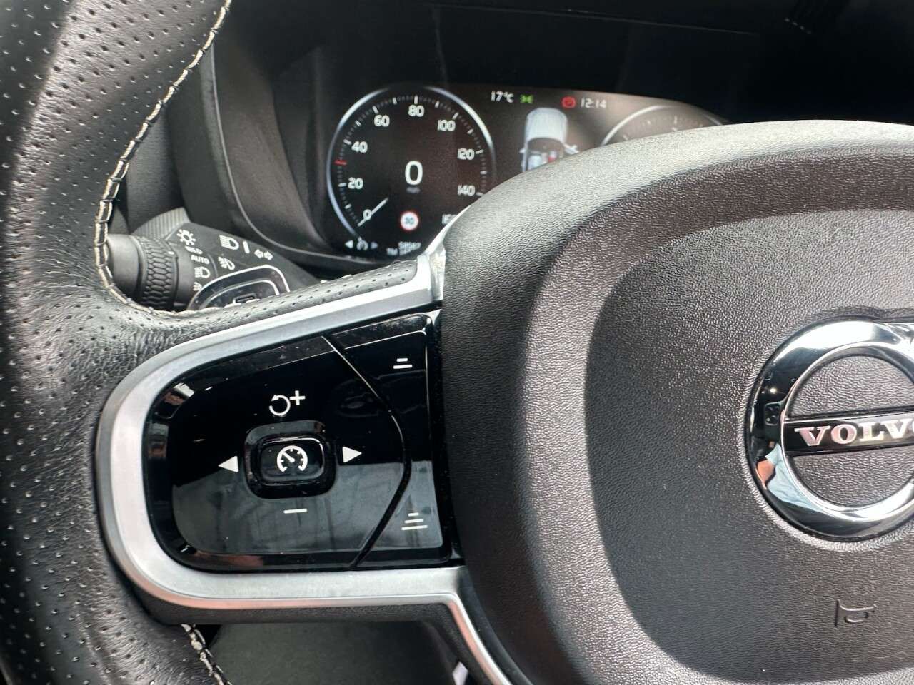 2019 VOLVO XC60 2019 VOLVO XC60