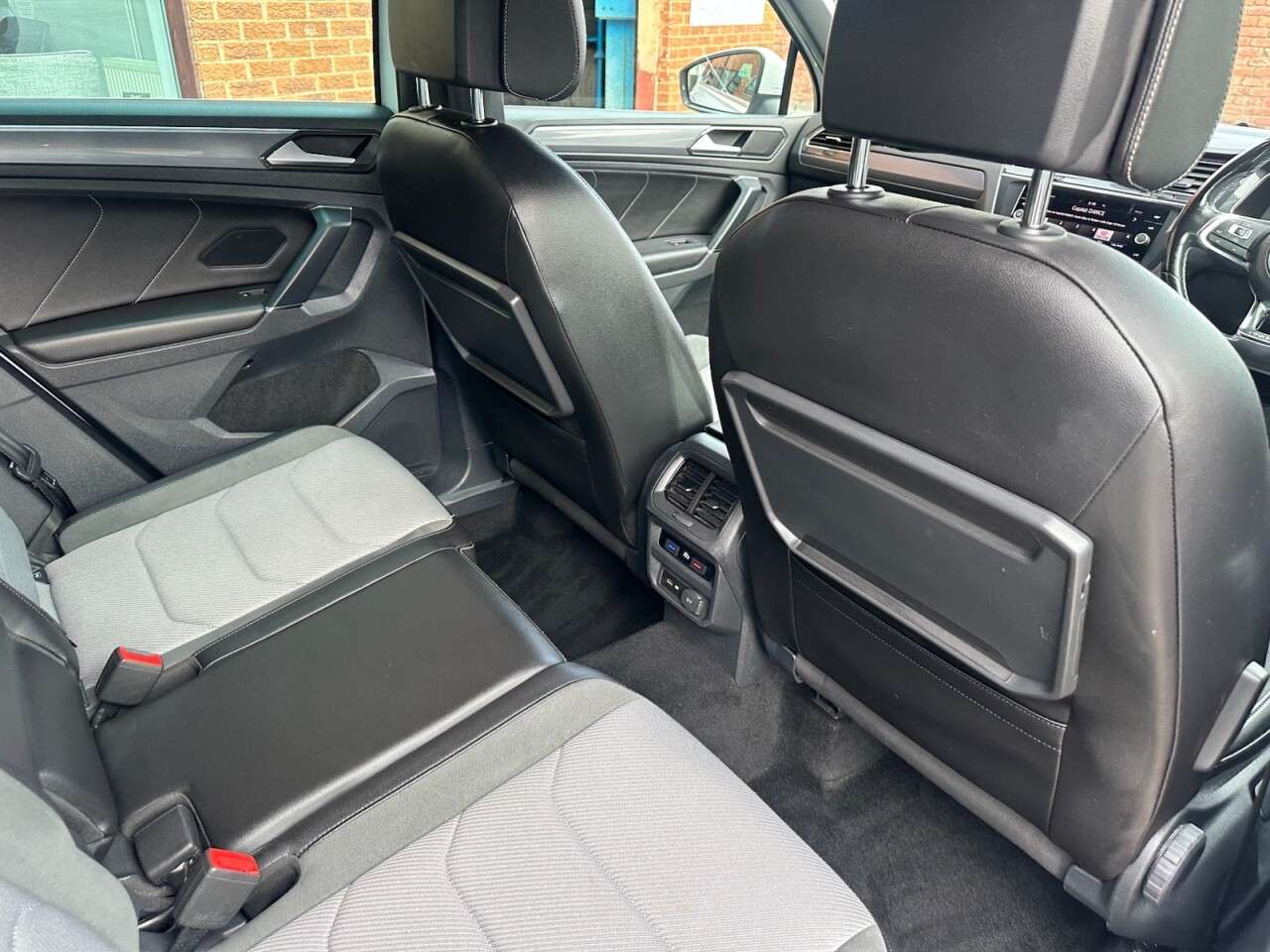 2018 VOLKSWAGEN TIGUAN 2018 VOLKSWAGEN TIGUAN