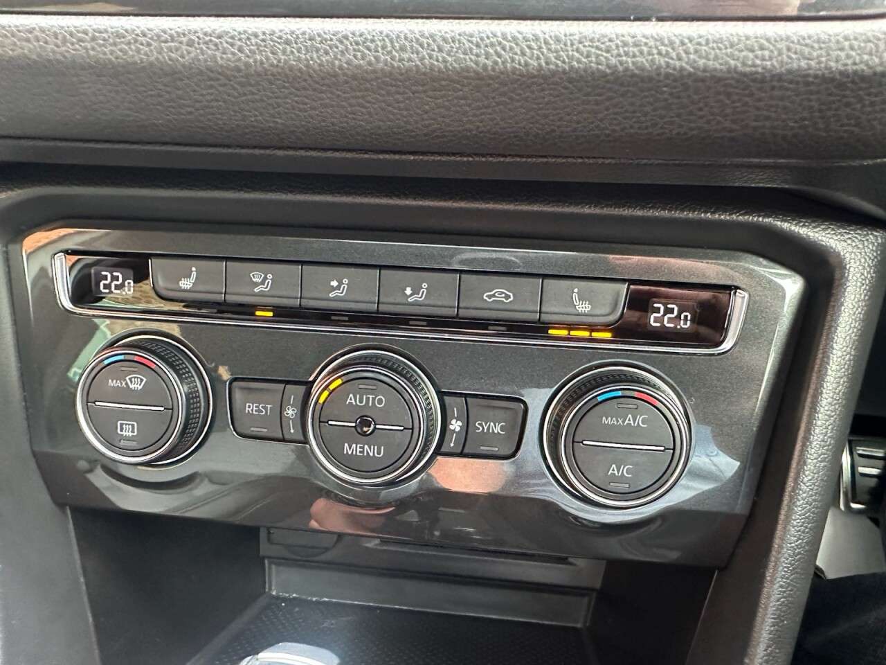 2018 VOLKSWAGEN TIGUAN 2018 VOLKSWAGEN TIGUAN