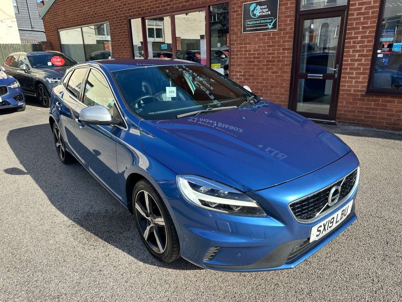 2019 VOLVO V40 2019 VOLVO V40