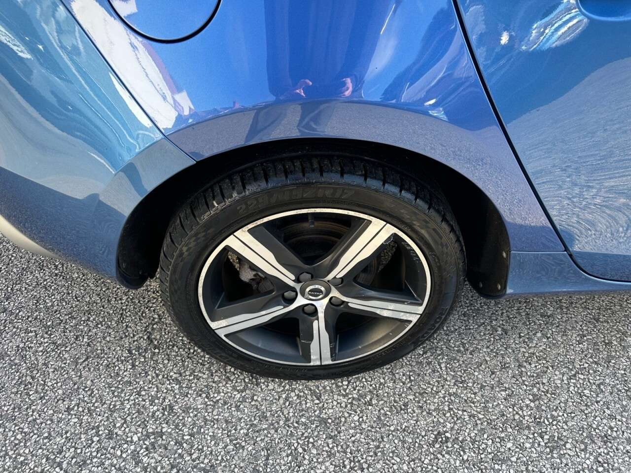 2019 VOLVO V40 2019 VOLVO V40