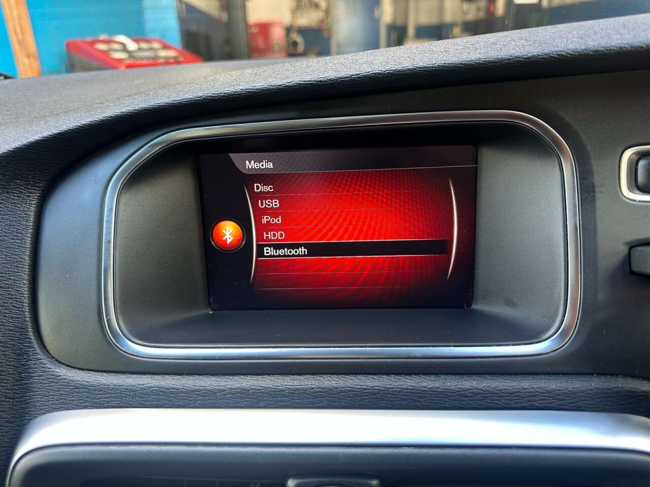 2019 VOLVO V40 2019 VOLVO V40