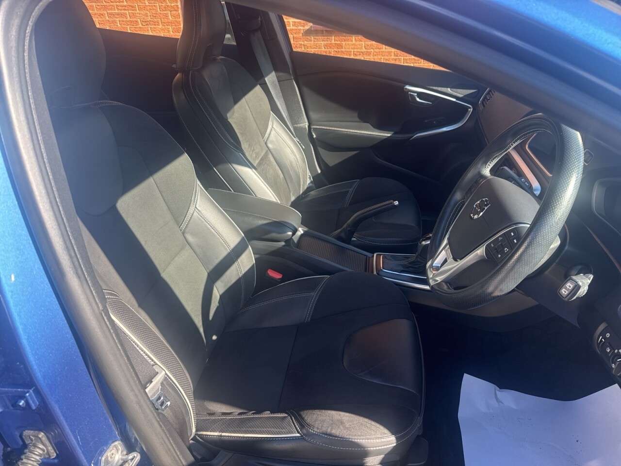 2018 VOLVO V40 2018 VOLVO V40