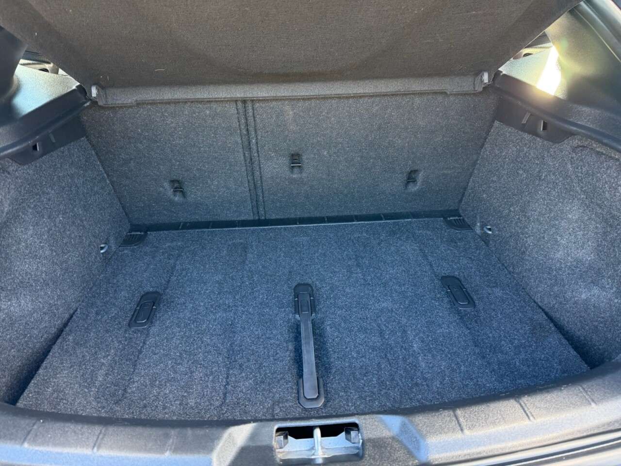 2018 VOLVO V40 2018 VOLVO V40